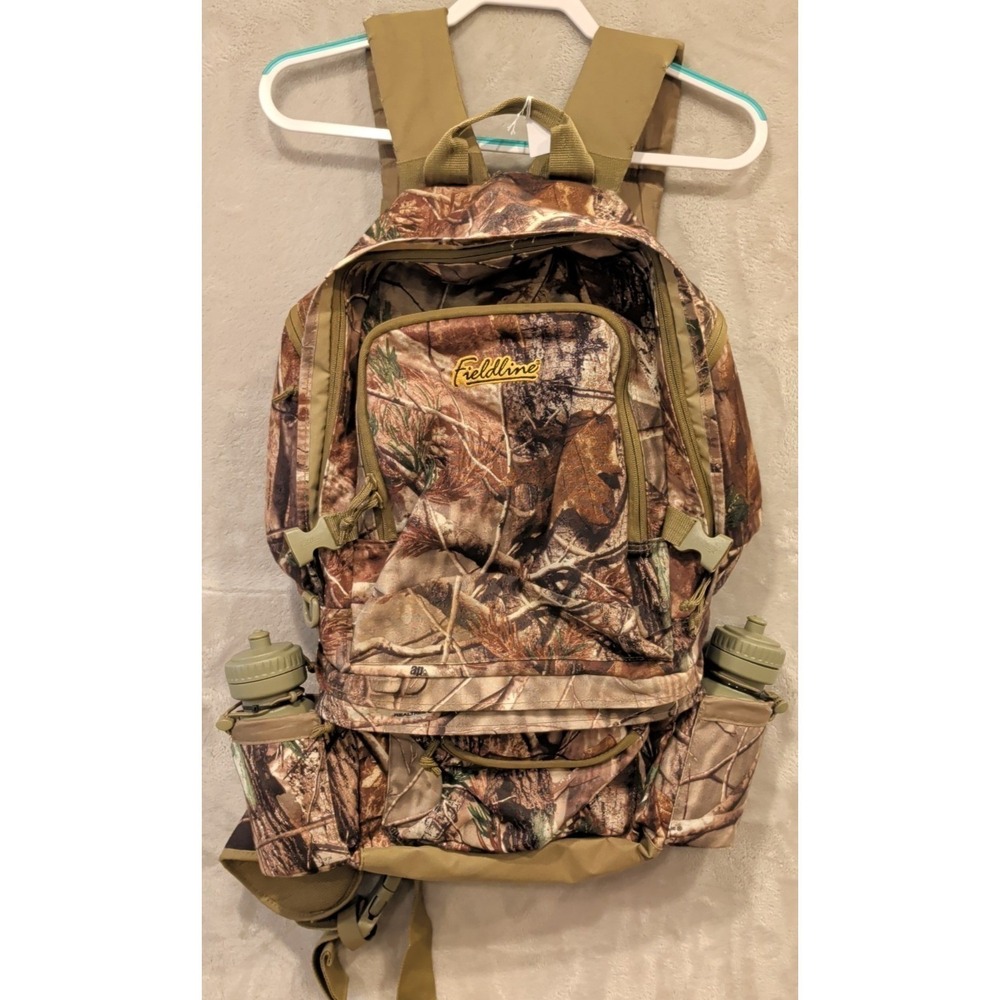 Fieldline Camo Hunting Backpack‎ Hydration Pack w/ Bottles Realtree Style